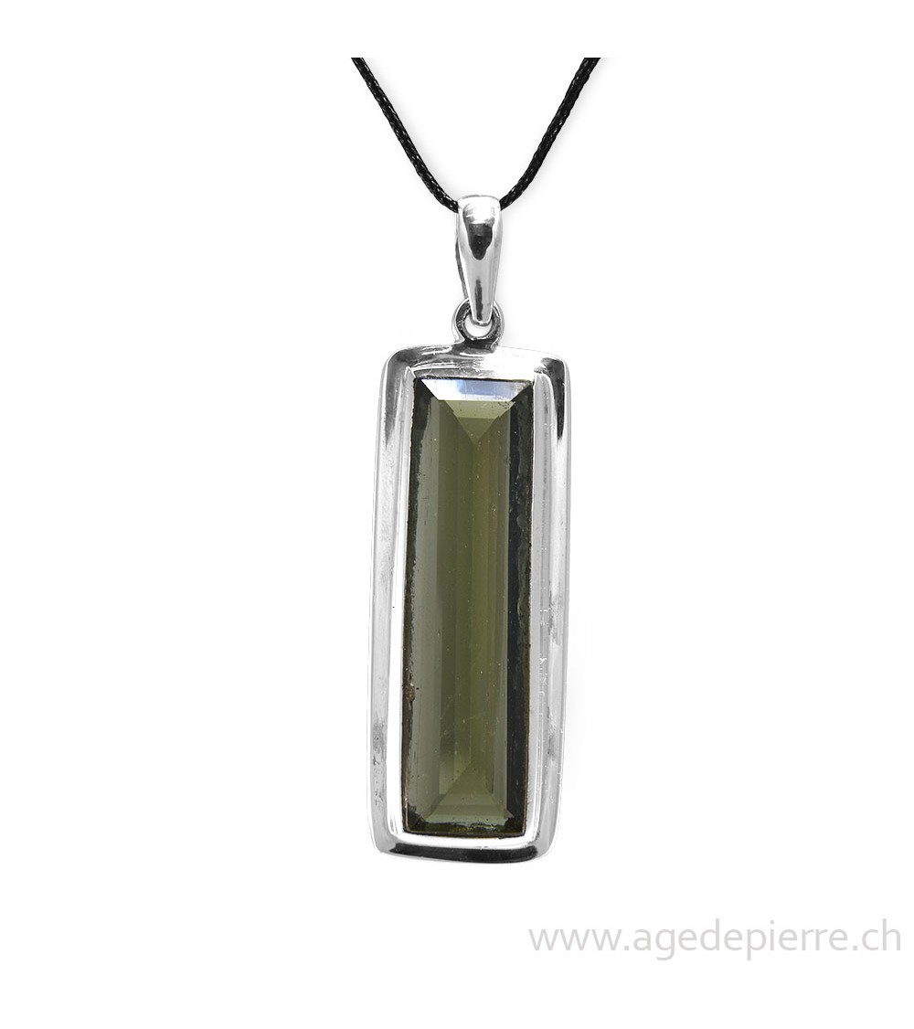 Moldavite facettée en Bijoux