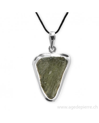 Moldavite brute  sertie en Bijoux