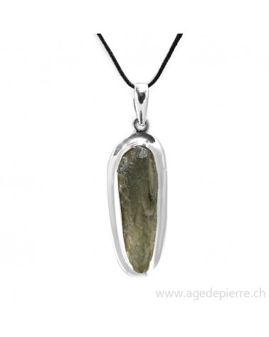 Moldavite brute  sertie en Bijoux