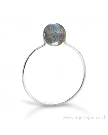 Bague labradorite avec anneau fin en argent