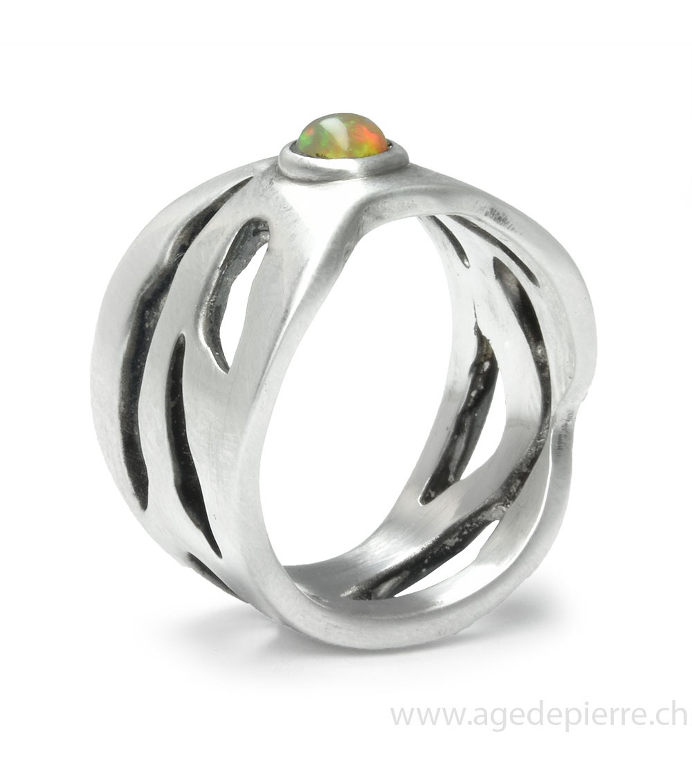 Bague en argent avec opale d'Ethiopie