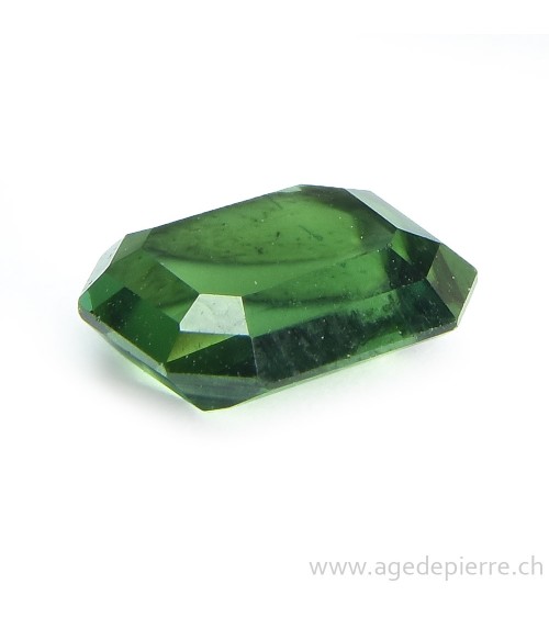 Tourmaline verte gemme taillée à facettes