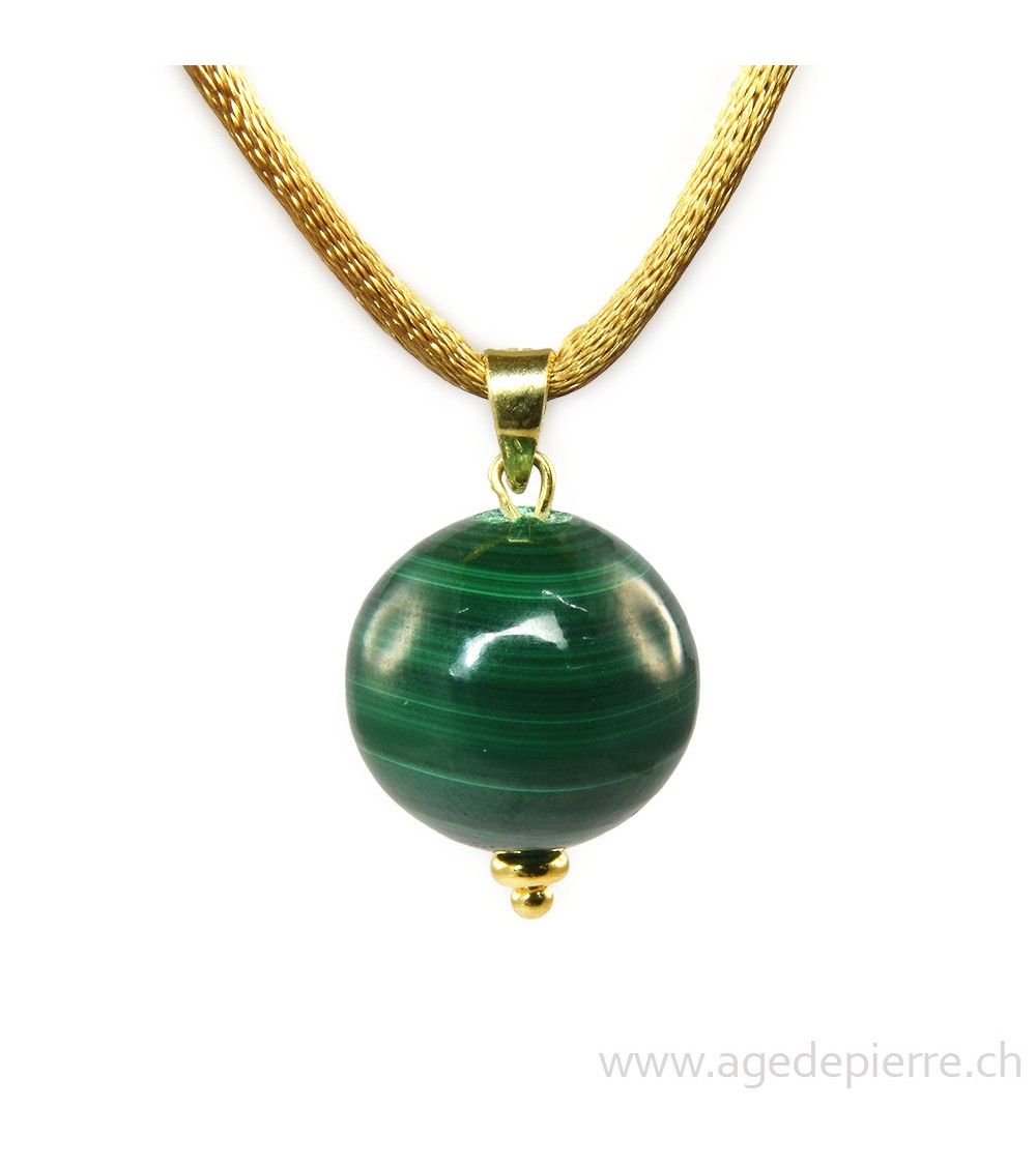 Pendentif sphère en malachite monté sur cordon doré avec bélière dorée